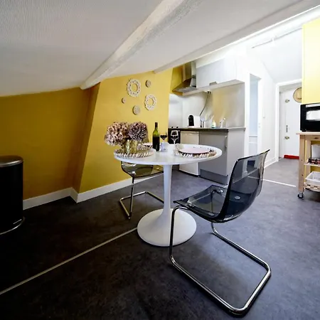 #studio La Ruche#mansarde/ Hyper-centre/face Au Tram *